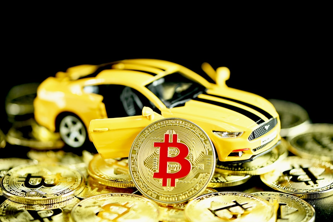 Comparison chart of PCP, HP, and cash car finance options with a car icon
